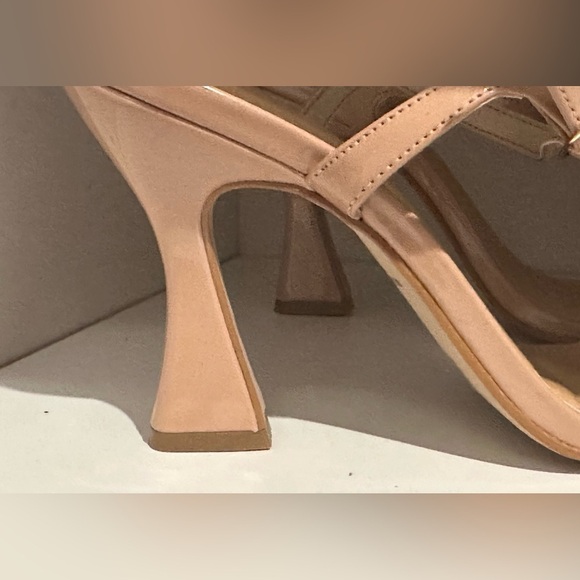 GUC. Brazilian Made Heeled Sandals. So stunningly elegant on pretty feet. 8M - Picture 12 of 15